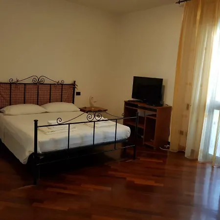 Guardiana Del Castello Otranto